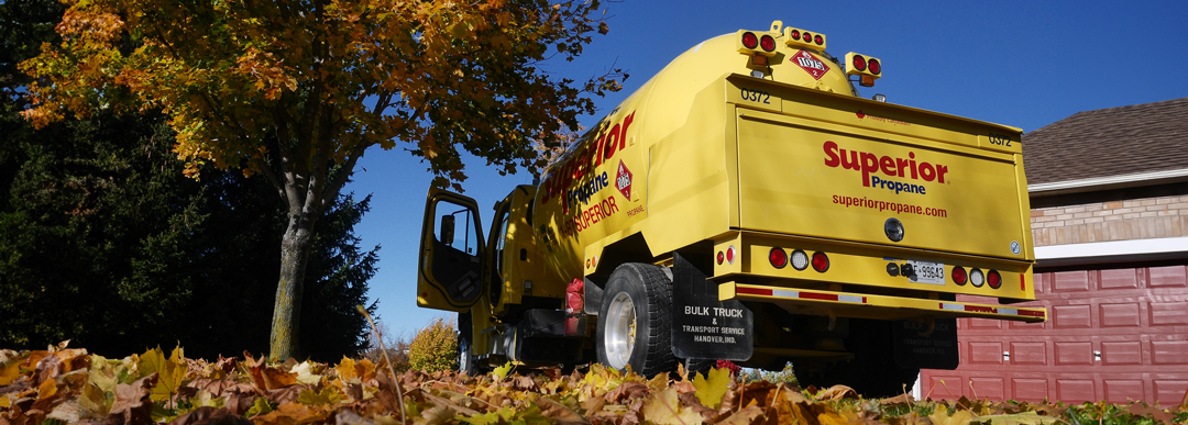 camion de propane en automne