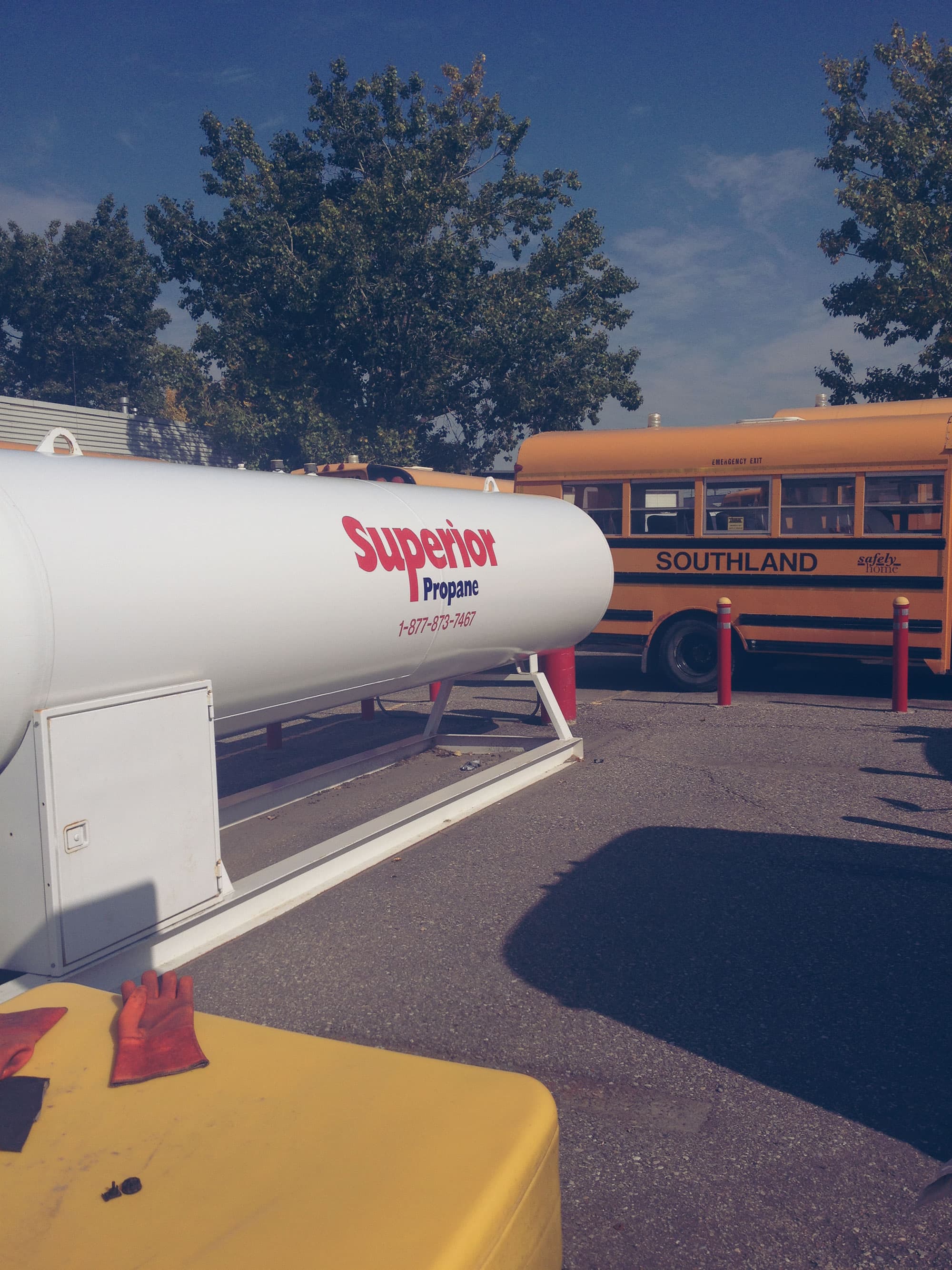 Une station de ravitaillement d’auto propane Supérieur Propane pour un parc d’autobus scolaires