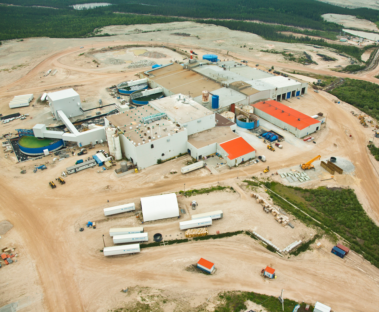 Installations d'un grand site minier de Cameco, au nord de la Saskatchewan